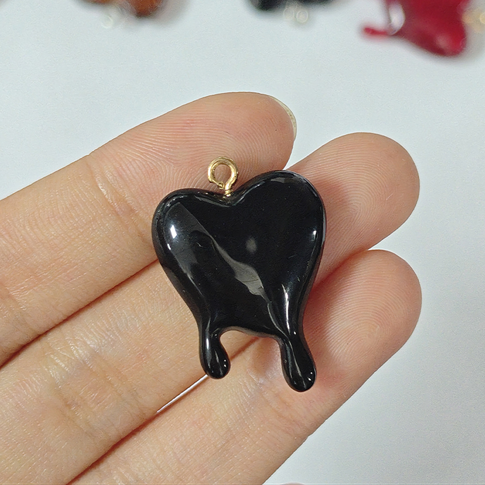 10 قطع من تعليقات الراتنج على  - مراجعة Resin Art Heart وسعره