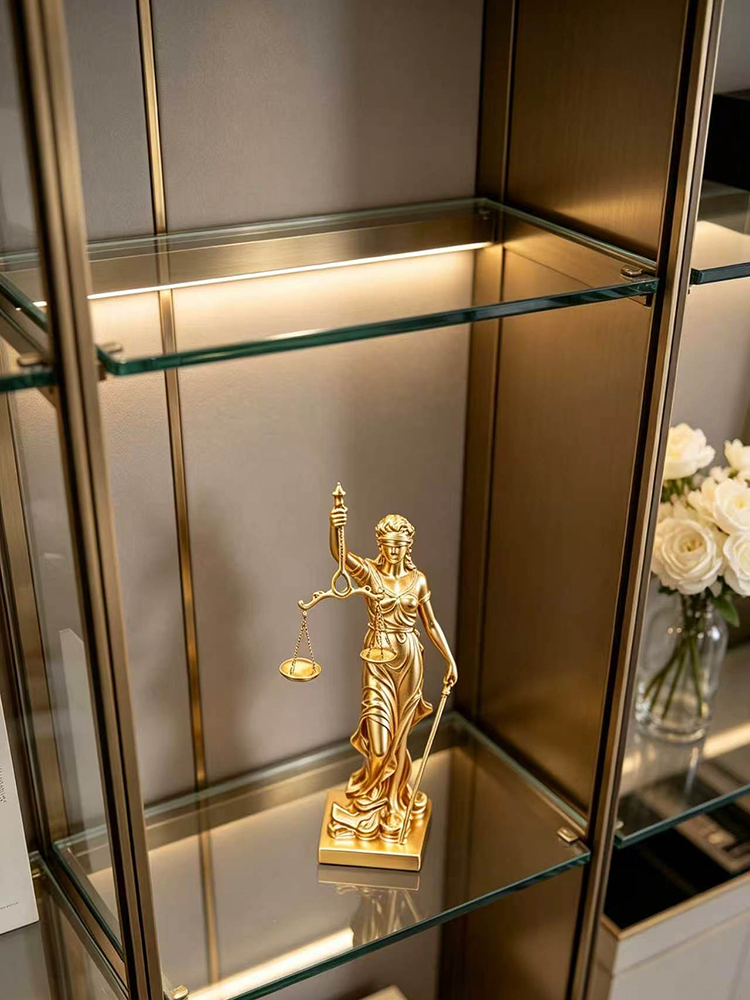 تمثال العدالة الذهبي الفاخر، م - مراجعة Resin Art Gift For Birthday وسعره